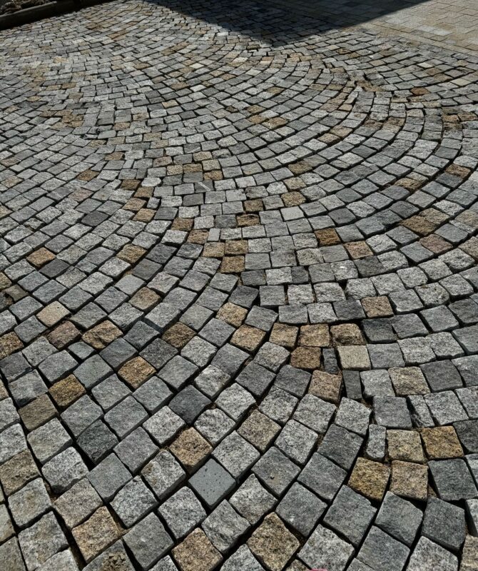Pavés en granite multicolore