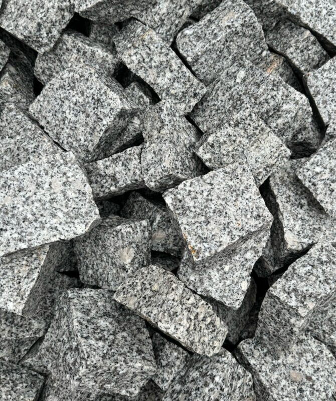 Pavés granite gris finition brut