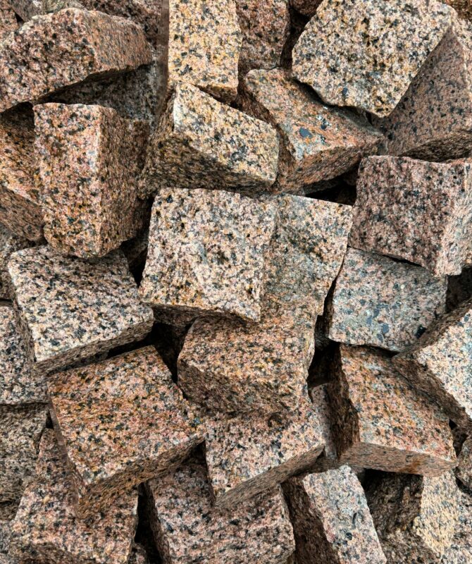 Pavés granite rose finition brut