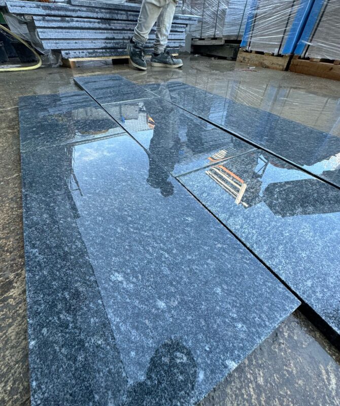 Dalles 30/60 en granite noir – Image 2
